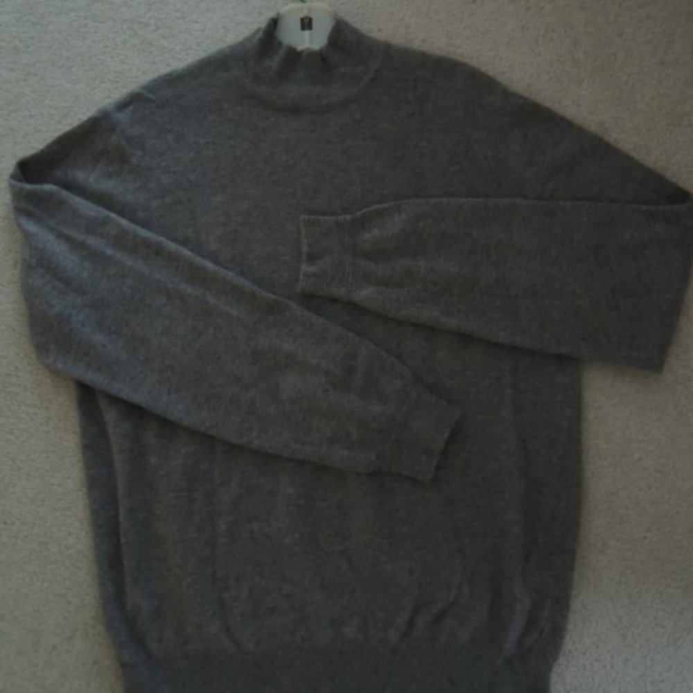 Mens Sweater Size S Saks Fifth Avenue Gray Cashmere Mock T Neck $278 Value NWOT
